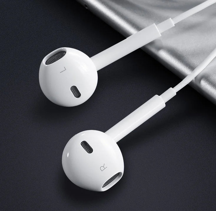 Wired Earphones with Round Hole for Mobile Devices